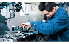 建设工程施工合同无效，合同约定的“背靠背”条款能否参照适用？